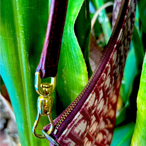 Dior crossbody clutch handbag (used) but in great condition - Picture 3 of 4